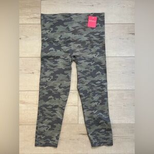 NWT  SPANX Women's Cropped Look At Me Now Seamless Leggings, Sage Camo, XL